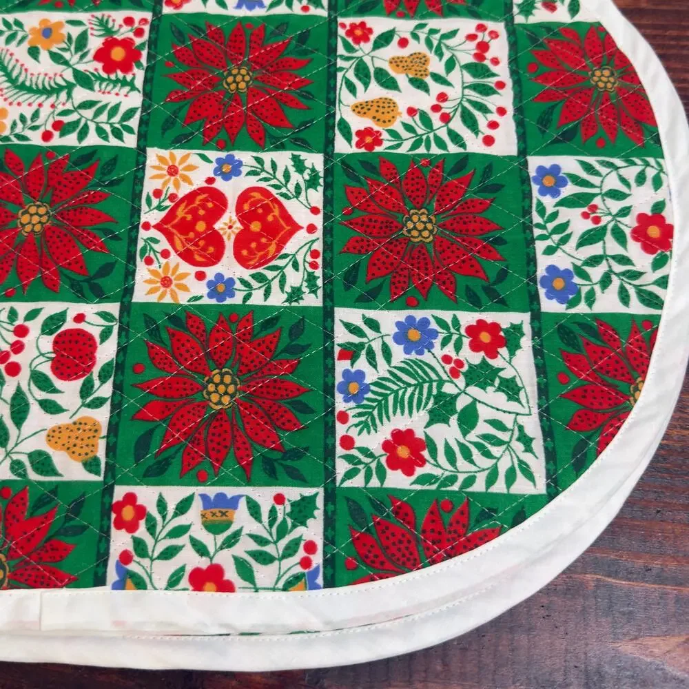 VINTAGE CHRISTMAS Holiday Cottage Quilted Placemats Set of 4